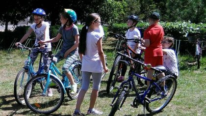 Ostrów Mazowiecka - Egzamin na kartę rowerową przeprowadzono uczniom ze Szkoły P