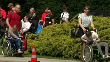 Ostrów Mazowiecka - - Zawieszamy protest po 40 dniach walki o godne życie naszyc