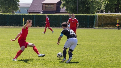 Ostrów Mazowiecka - Piłkarze Ostrovii Ostrów Mazowiecka w wyjazdowym spotkaniu 2