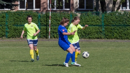 Ostrów Mazowiecka - Piłkarki Ostrovii Ostrów Mazowiecka prowadzone przez trenera