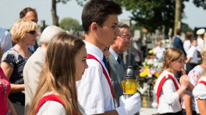 Ostrów Mazowiecka - Przy symbolicznej mogile Sybiraków na cmentarzu parafialnym 