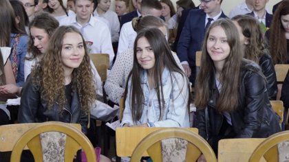 Ostrów Mazowiecka - Słowami Alberta Einsteina pożegnała uczniów Zespołu Szkół nr