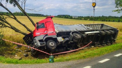 Ostrów Mazowiecka - Do zdarzenia drogowego z udziałem samochodu ciężarowego dosz