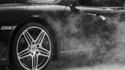 Ostrów Mazowiecka - W samochodzie zaparkowanym przy ul. Sztarka miało dojść do g