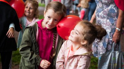 Ostrów Mazowiecka - Mimo niesprzyjającej aury wielu młodych mieszkańców Ostrowi 