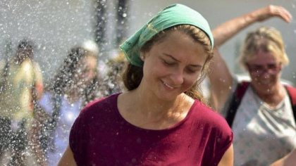 Ostrów Mazowiecka - Trudy wędrówki ku Jasnej Górze pątnicy już mocno odczuwają. 