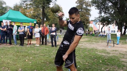 Ostrów Mazowiecka - W ostrowskim parku Street Workout przy ul. Trębickiego odbęd