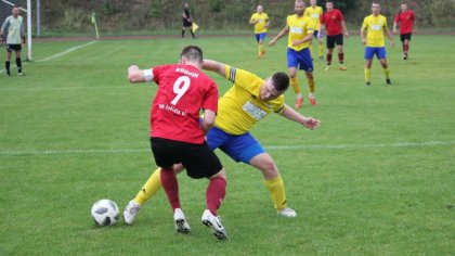 Ostrów Mazowiecka - Piłkarze KS Wąsewo w spotkaniu jedenastej kolejki rozgrywek 