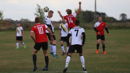 Ostrów Mazowiecka - GKS Andrzejewo uległ w meczu na szczycie przed własną public