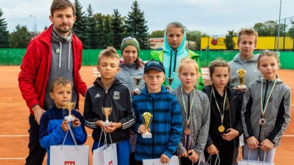 Ostrów Mazowiecka - Zmagania utalentowanej młodzieży na kortach ziemnych przy ul