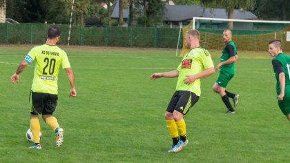 Ostrów Mazowiecka - Piłkarze Ostrovii Ostrów Mazowiecka w spotkaniu dziesiątej k