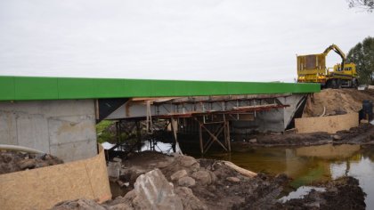 Ostrów Mazowiecka - Trwa rozbudowa mostu wraz z dojazdami w miejscowości Kosewo 