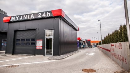 Ostrów Mazowiecka - Kompleks myjni przy Bursztynowa Park zaprasza do skorzystani