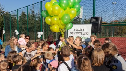 Ostrów Mazowiecka - Nowy plac zabaw dla dzieci przy Szkole Podstawowej nr 3 w Os