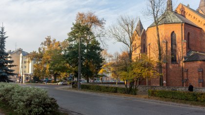 Ostrów Mazowiecka - W czwartek rano miejscami wystąpią mgły i zamglenia. Po połu