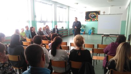 Ostrów Mazowiecka - Ostrowscy policjanci wraz z rozpoczęciem roku szkolnego odwi