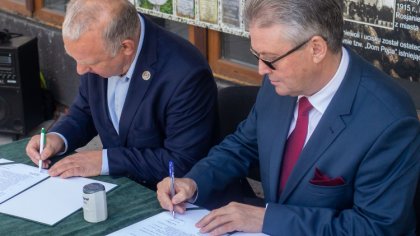 Ostrów Mazowiecka - Muzeum Kresów i Ziemi Ostrowskiej podpisało porozumienie z p