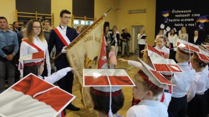 Ostrów Mazowiecka - Długo oczekiwana uroczystość ślubowania klas pierwszych odby