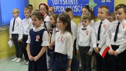 Ostrów Mazowiecka - Najmłodsi uczniowie Szkoły Podstawowej nr 1 w Ostrowi Mazowi