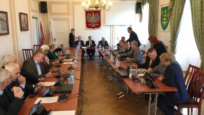 Ostrów Mazowiecka - Punktualnie o godz. 14.00 rozpoczyna się sesja rady miasta. 