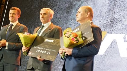 Ostrów Mazowiecka - Minister Sportu i Turystyki Witold Bańka nagrodził trenera U