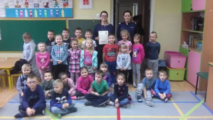 Ostrów Mazowiecka - Ostrowscy policjanci przeprowadzają spotkania z dziećmi i mł