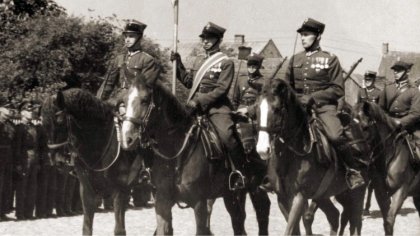 Ostrów Mazowiecka - W imieniu rodzin i sympatyków 18 Pułku Artylerii Lekkiej zap