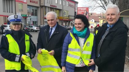 Ostrów Mazowiecka - 8 marca w całym kraju płeć piękna otrzymywała kwiaty. Ostrow