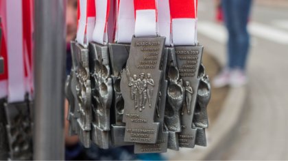 Ostrów Mazowiecka - Blisko setka zawodniczek i zawodników przystąpiła do biegu T