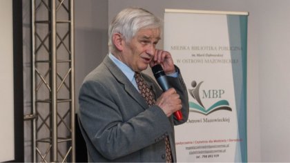 Ostrów Mazowiecka - Profesor Adam Czesław Dobroński był gościem Miejskiej Biblio