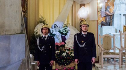 Ostrów Mazowiecka - Nawiedzanie Grobów Pańskich podczas Triduum Paschalnego to j