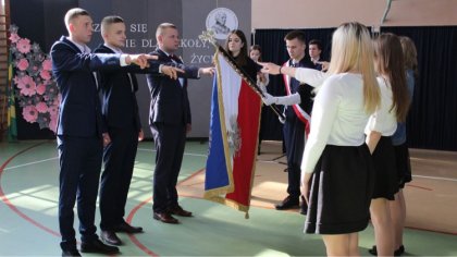 Ostrów Mazowiecka - Świadectwo ukończenia szkoły odebrali w ubiegłym tygodniu uc