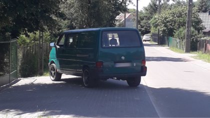 Ostrów Mazowiecka - Gdy nie ma miejsca na parkingach, kierowcy chcąc szybko zała