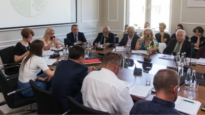 Ostrów Mazowiecka - Radni powiatu ostrowskiego ponownie zasiądą w sali konferenc