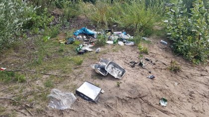 Ostrów Mazowiecka - Puszki po piwie, tacki grillowe, foliowe torby, taki widok m