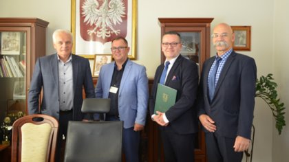 Ostrów Mazowiecka - Artur Wnuk, który dotychczas pełnił obowiązki dyrektora Samo