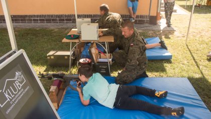Ostrów Mazowiecka - Z okazji Święta Wojska Polskiego dziś za halą sportową na te