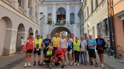 Ostrów Mazowiecka - Pasjonaci kolarstwa wyruszyli w podróż z Ostrowi Mazowieckie