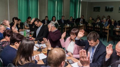 Ostrów Mazowiecka - Na piątkowej sesji rady gminy Ostrów Mazowiecka wójt przedst