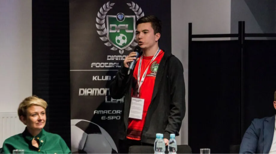W odrestaurowanym budynku starej elektrowni odbyła się konferencja prasowa, na której zainaugurowano działalność Diamond Football League. Oso