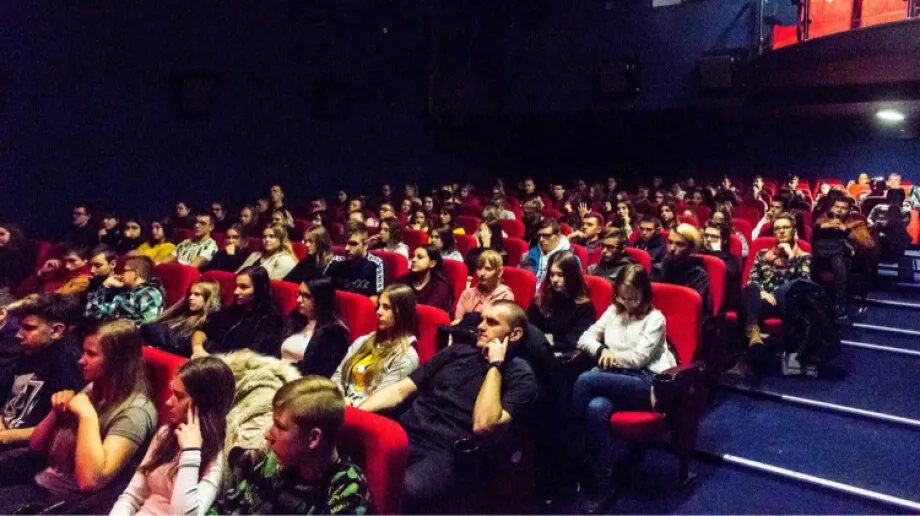 Scena Kotłownia w Ostrowi Mazowieckiej zrealizowała zadanie publiczne finansowane ze środków powiatu ostrowskiego. Projekt pt. "Stop hejtom, st