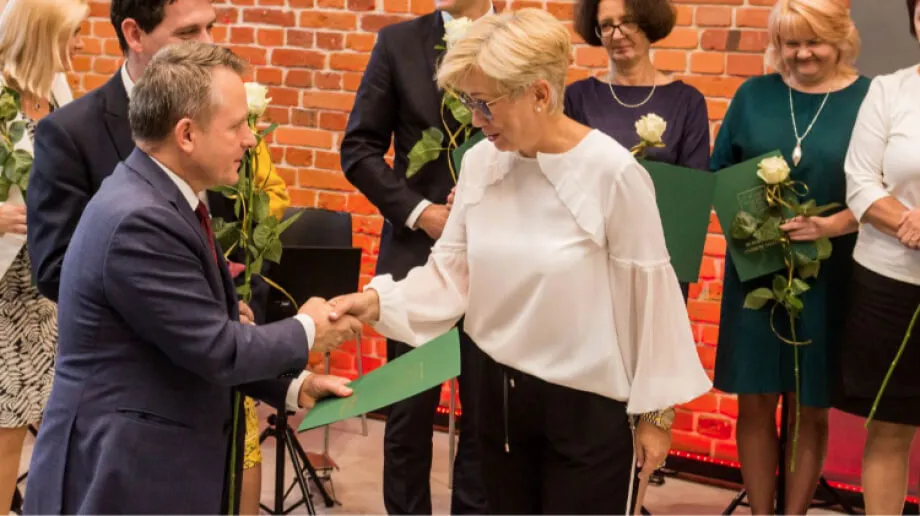 W budynku Jatek świętowano Miejski Dzień Edukacji Narodowej. Życzenia dla nauczycieli i pracowników oświaty składał burmistrz Jerzy Bauer.