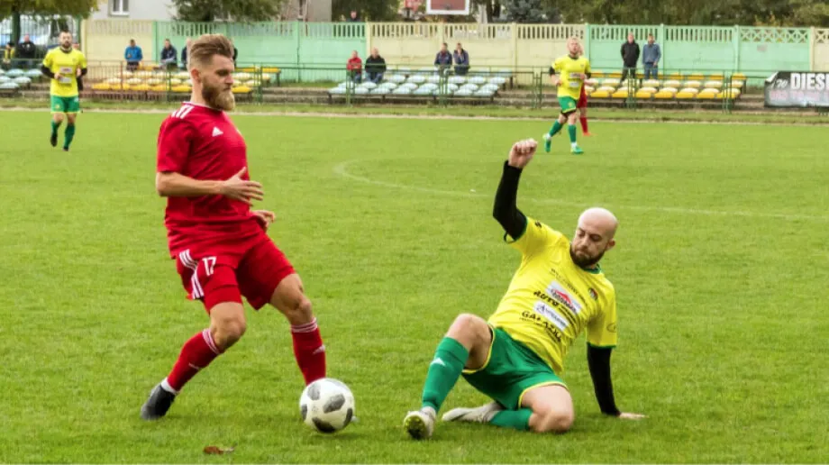 Czy od 19 kwietnia będą odbywać się mecze piłki nożnej w niższych klasach rozgrywkowych? Wszyscy z utęsknieniem czekają na treść rozporz