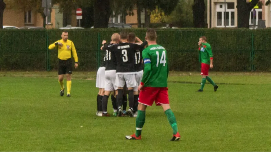 Podopieczni trenera Pawła Kowalczyka pokonali niespodziewanie, w półfinale Pucharu Polski w okręgu ciechanowsko-ostrołęckim, Wkrę Żuromin. 