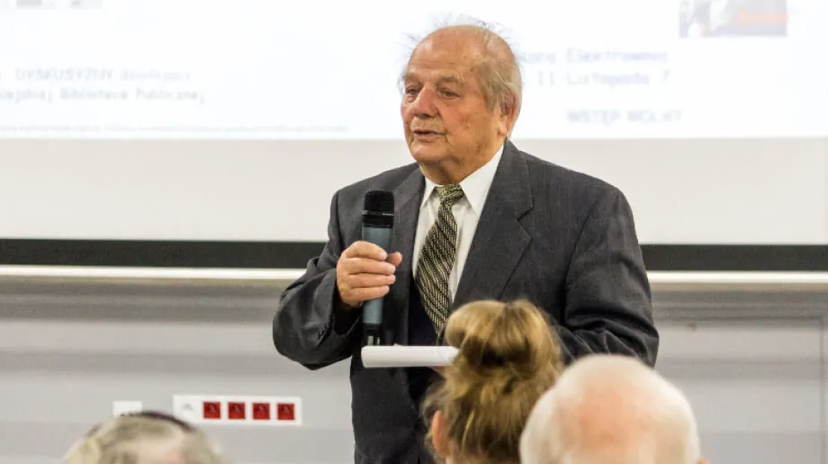 Miejska Biblioteka Publiczna w Ostrowi Mazowieckiej po raz kolejny zaprosiła mieszkańców miasta do wysłuchania Ryszarda Ejchelkrauta i znawcy h