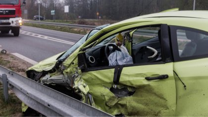 Ostrów Mazowiecka - Do zderzenia samochodu osobowego z busem doszło w miejscowoś