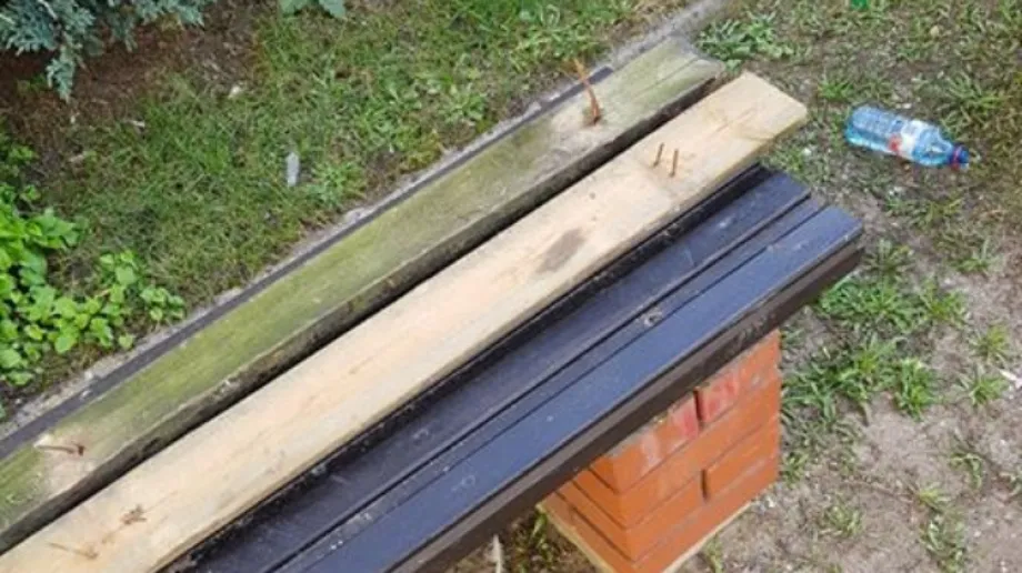 Jeden z naszych czytelników podzielił się zdjęciami z placu zabaw pomiędzy blokami przy ulicy 3 Maja w Ostrowi Mazowieckiej.
[foto]21589[/fot