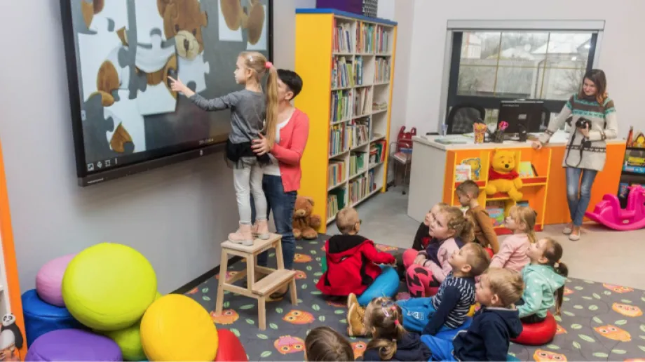 W tymczasowym lokum ostrowskiej książnicy, w starej elektrowni, obchodzono Dzień Pluszowego Misia. Miejska Biblioteka Publiczna w Ostrowi Mazowi