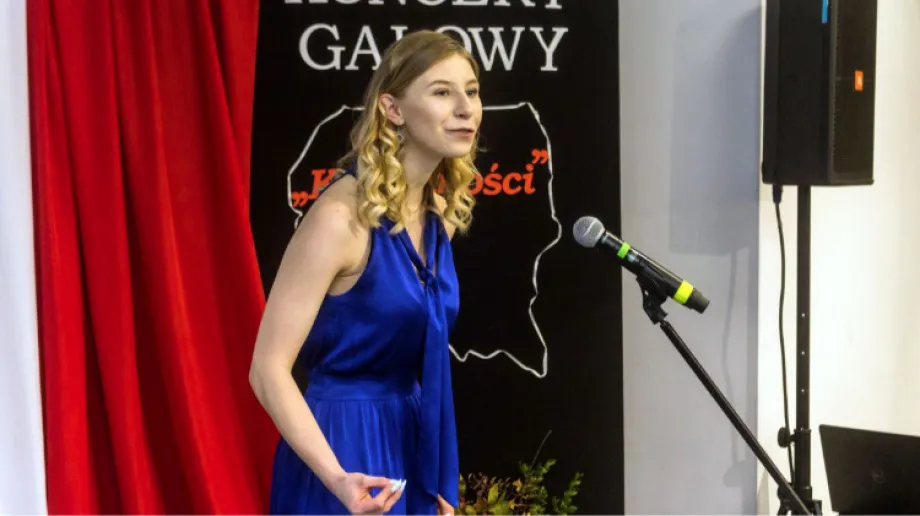 Miejska Biblioteka Publiczna w Ostrowi Mazowieckiej zaprosiła mieszkańców miasta na koncert galowy wieńczący projekt pn. "Tydzień dla Polski"