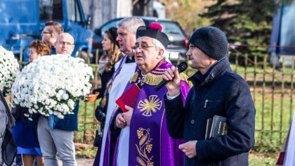 Ostrów Mazowiecka - Obchodzimy dziś Dzień Wszystkich Świętych. Miliony Polaków o